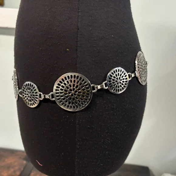 ❤️Silver Medallion Chain Link Belt- M/L - Picture 3 of 4